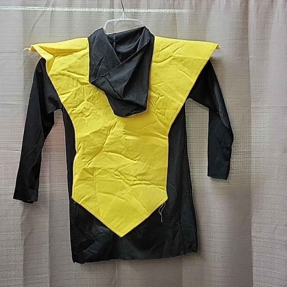 Ninja yellow and black wasp, child's costume size‎ 4-6 with sword